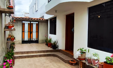 Casa Ambato - Ciudadela el recreo, Av. Doce de Ncalle, Ambato, Ecuador