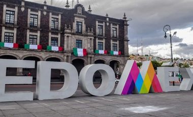 CASA EN VENTA EN VALLE DORADO