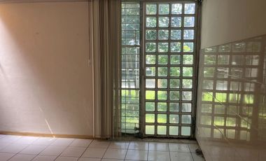 Casa en Renta en Ladrón de Guevara Guadalajara – Ideal para Oficinas, Consultorios o Notaría