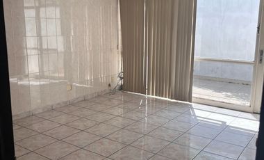 Casa en Renta en Ladrón de Guevara Guadalajara – Ideal para Oficinas, Consultorios o Notaría