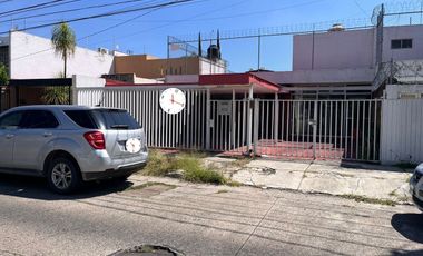 Casa en Renta en Ladrón de Guevara Guadalajara – Ideal para Oficinas, Consultorios o Notaría
