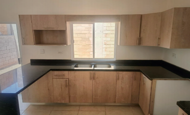 CASA DE ENTREGA INMEDIATA EN CIRCUITO LE CORBUSIOR VIV, FRACC. PASE AUREA, COL. RUBI SENDEROS