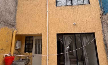 Casa en venta en Toluca, Conjunto Habitacional Las Bugambilias