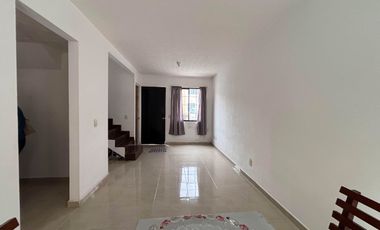 Casa en venta en Toluca, Conjunto Habitacional Las Bugambilias