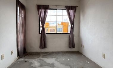 Casa en venta en Toluca, Conjunto Habitacional Las Bugambilias