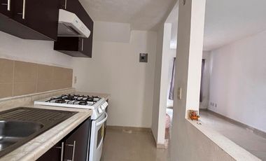 Casa en venta en Toluca, Conjunto Habitacional Las Bugambilias