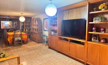 CASA EN VENTA EN CERRADA -- LOMAS 3RA SECCIÓN