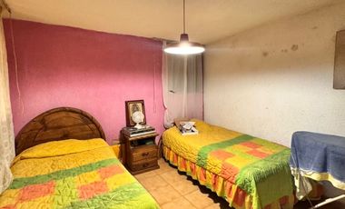 CASA EN VENTA EN CERRADA -- LOMAS 3RA SECCIÓN