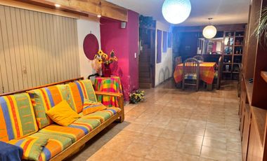 CASA EN VENTA EN CERRADA -- LOMAS 3RA SECCIÓN