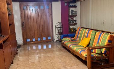 CASA EN VENTA EN CERRADA -- LOMAS 3RA SECCIÓN