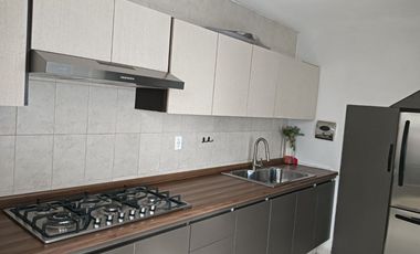 CASA EN VENTA CON TERRENO EXCEDENTE -- PUERTA DE PIEDRA