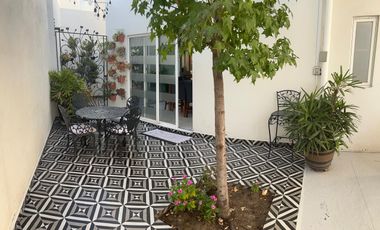 CASA EN VENTA CON TERRENO EXCEDENTE -- PUERTA DE PIEDRA