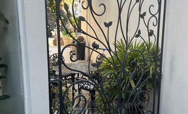 CASA EN VENTA CON TERRENO EXCEDENTE -- PUERTA DE PIEDRA