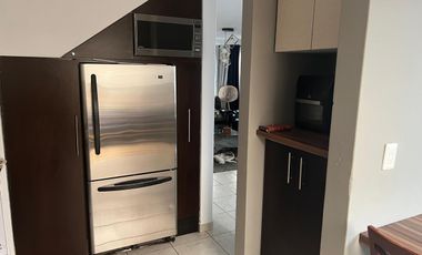 CASA EN VENTA CON TERRENO EXCEDENTE -- PUERTA DE PIEDRA