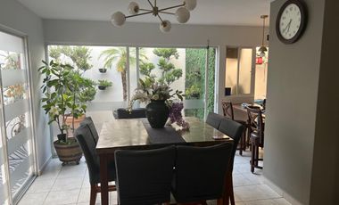 CASA EN VENTA CON TERRENO EXCEDENTE -- PUERTA DE PIEDRA