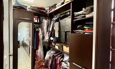 CASA EN VENTA CON TERRENO EXCEDENTE -- PUERTA DE PIEDRA