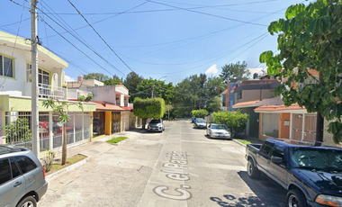 No es suerte, es estrategia inmobiliaria!! Venta de Hermosa Casa En Remate Bancario En Colonia Jardines del Country, Guadalajara Jal.