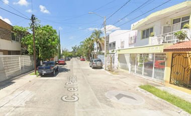 No es suerte, es estrategia inmobiliaria!! Venta de Hermosa Casa En Remate Bancario En Colonia Jardines del Country, Guadalajara Jal.