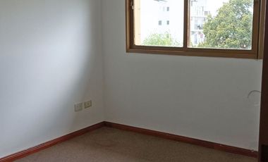 VENTA: Depto semipiso 3 amb con cochera en Villa Ballester a 2 cuadras est Malaver