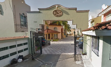 Donde los inversionistas ven oportunidad, no problemas !! Venta de Casa en Remate Bancario En C. Francisco I. Madero , Jocotán Zapopan Jalisco.