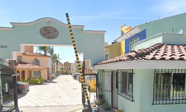 Donde los inversionistas ven oportunidad, no problemas !! Venta de Casa en Remate Bancario En C. Francisco I. Madero , Jocotán Zapopan Jalisco.