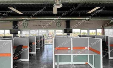 Edificio de uso comercial ubicado en El Marqués, Querétaro