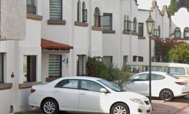 ¡Así se sienten las inversiones que sí valen la pena!! Venta de Hermosa Casa en Remate Bancario En CALZADA NTE, COL. GRANJA, ZAPOPAN, JALISCO.