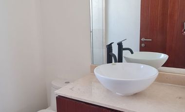 Departamento en RENTA RECIEN REMODELADO en zona ANDARES (Torre Aura altitud)