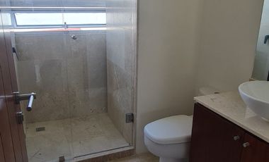 Departamento en RENTA RECIEN REMODELADO en zona ANDARES (Torre Aura altitud)