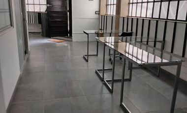 Rento excelente oficina a dos calles de  Plaza dorada y ave. 31 pte ubicadisima!  180 m2 de superficie $15,500