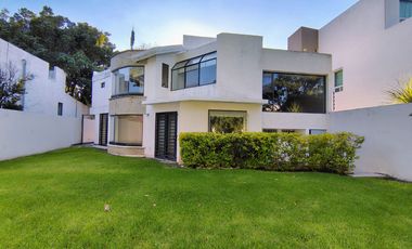 CASA EN RENTA EN JURICA CON ÁREA DE JUEGOS, BAR Y CUARTO DE SERVICIO