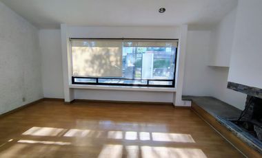 CASA EN RENTA EN JURICA CON ÁREA DE JUEGOS, BAR Y CUARTO DE SERVICIO