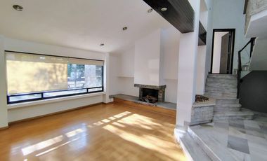 CASA EN RENTA EN JURICA CON ÁREA DE JUEGOS, BAR Y CUARTO DE SERVICIO