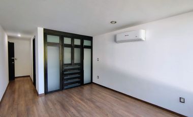 CASA EN RENTA EN JURICA CON ÁREA DE JUEGOS, BAR Y CUARTO DE SERVICIO