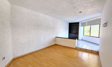 CASA EN RENTA EN JURICA CON ÁREA DE JUEGOS, BAR Y CUARTO DE SERVICIO