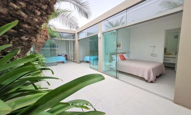 Alquiler casa en Playa La Escondida , Asia. Vista directa al Mar, con piscina