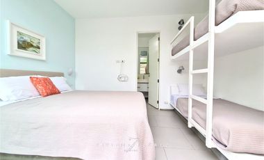 Alquiler casa en Playa La Escondida , Asia. Vista directa al Mar, con piscina