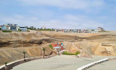 Alquiler casa en Playa La Escondida , Asia. Vista directa al Mar, con piscina