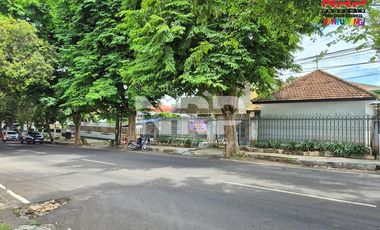 Dijual/Disewakan Rumah dengan Halaman Luas di Depan RS Yasmin Banyuwangi