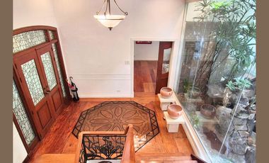 Urdaneta Village House for Sale! Makati City