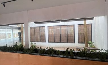 Ready-to-Use Industrial Business Space for Sale, Suitable for Restaurant or Villa