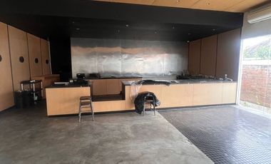 Ready-to-Use Industrial Business Space for Sale, Suitable for Restaurant or Villa