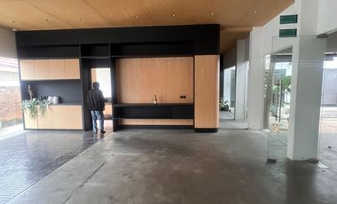 Ready-to-Use Industrial Business Space for Sale, Suitable for Restaurant or Villa