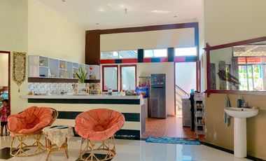 House for rent with spacious yard in Meninting, Batu Layar