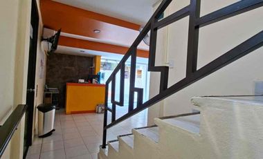 Clínica en venta 8 consultorios con baño cada uno