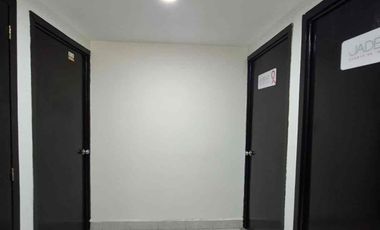 Clínica en venta 8 consultorios con baño cada uno