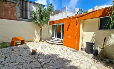 Clínica en venta 8 consultorios con baños incluidos