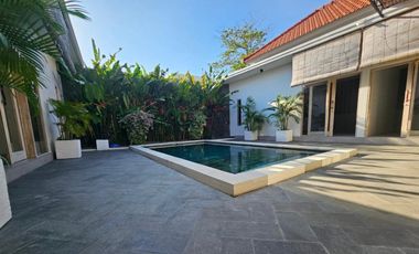 Villa Kuwum Kerobokan Badung