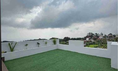 Rumah 2 lantai minimalis Modern di Bandung Utara