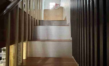 rumah 2 lantai dekat UIN juga MRT Lebak bulus bisa KPR